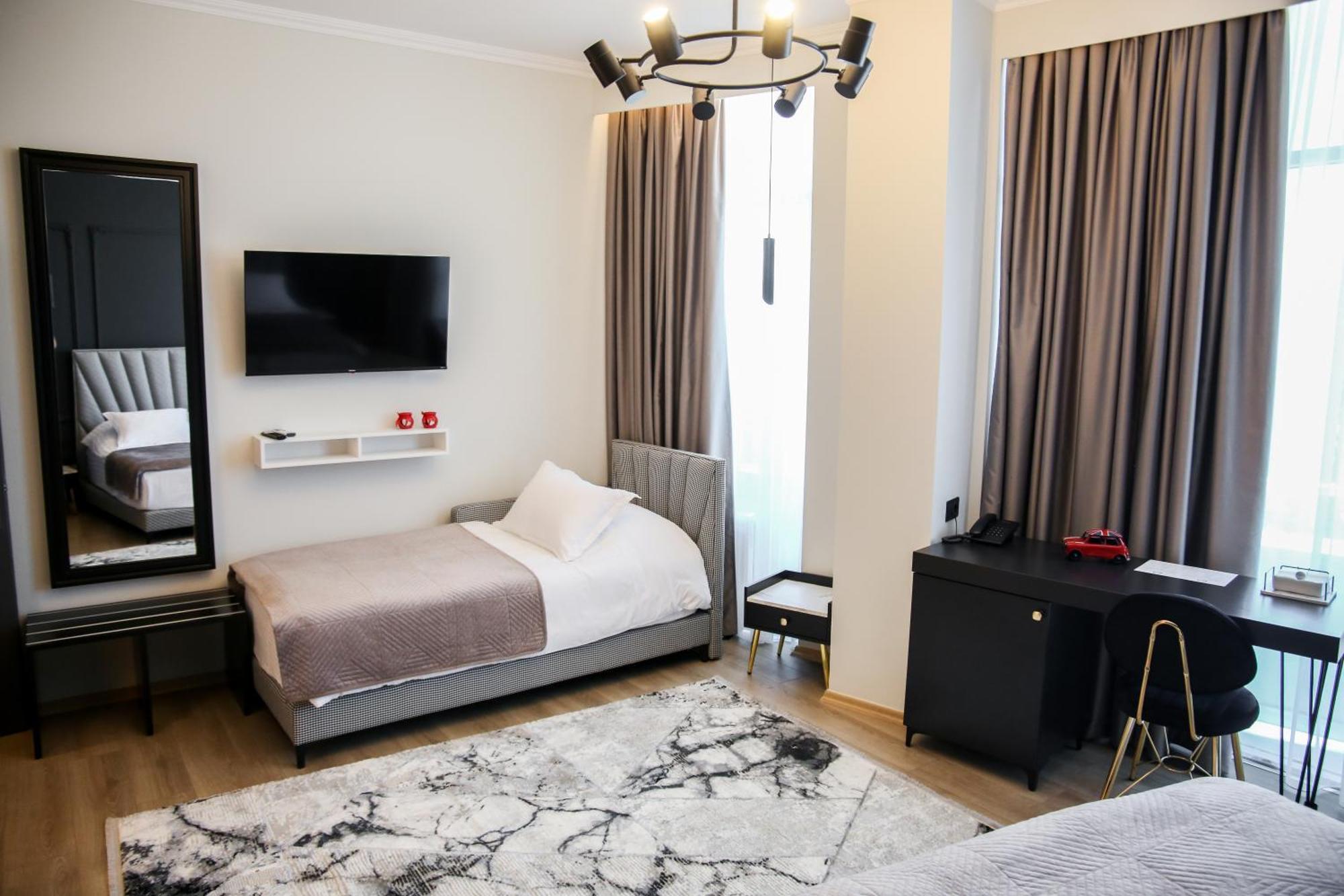 Sky View Hotel Корча Экстерьер фото